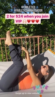 Victoria Justice feet photo thumbnail