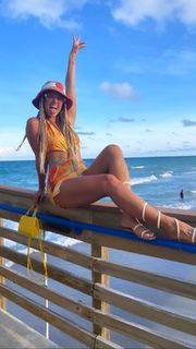 Julieanna Marie Goddard feet photo thumbnail