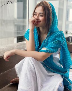 Jannat Zubair Rahmani feet photo thumbnail