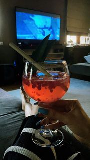 Jelena Karleusa feet photo thumbnail