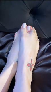 Jaqueline Mello feet photo thumbnail