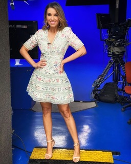 Laura González feet photo thumbnail