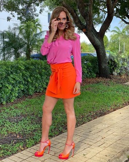 Lili Estefan feet photo thumbnail