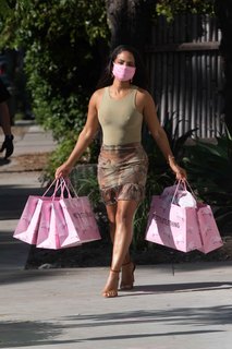 Christina Milian feet photo thumbnail