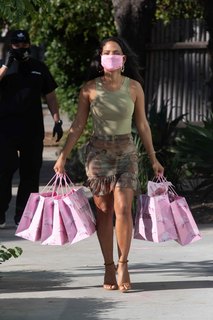 Christina Milian feet photo thumbnail