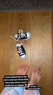 Colleen Ballinger feet photo thumbnail