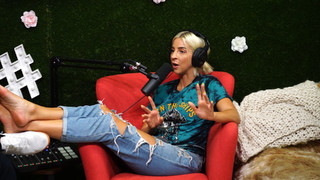 Gabbie Hanna feet photo thumbnail