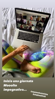Federica Fontana feet photo thumbnail