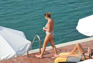 Fei Skorda feet photo thumbnail