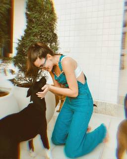 Camila Queiroz feet photo thumbnail