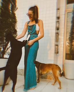 Camila Queiroz feet photo thumbnail
