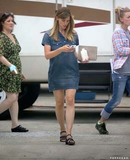 Jennifer Garner feet photo thumbnail