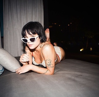 Halsey feet photo thumbnail