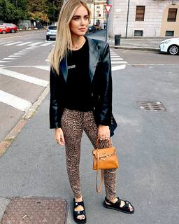 Chiara Ferragni feet photo thumbnail