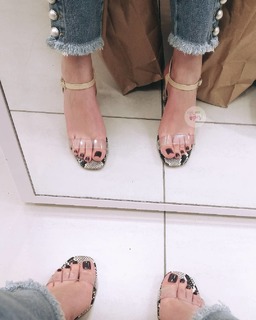 Isa Pes feet photo thumbnail
