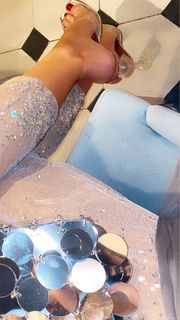 Ilary Blasi feet photo thumbnail