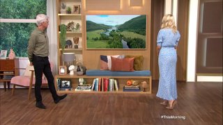Holly Willoughby feet photo thumbnail