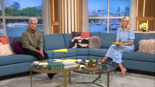 Holly Willoughby feet photo thumbnail