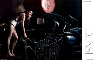 Kirsten Dunst feet photo thumbnail