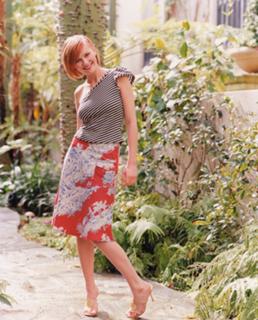 Kirsten Dunst feet photo thumbnail