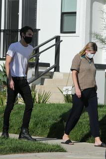 Mischa Barton feet photo thumbnail