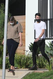 Mischa Barton feet photo thumbnail