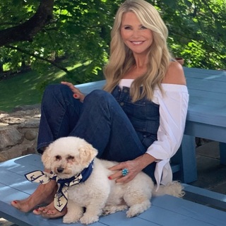 Christie Brinkley feet photo thumbnail