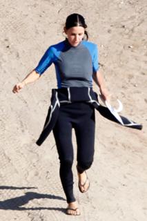 Courteney Cox feet photo thumbnail