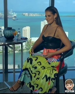 Vanessa Claudio feet photo thumbnail