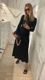 Rosie Huntington-Whiteley feet photo thumbnail