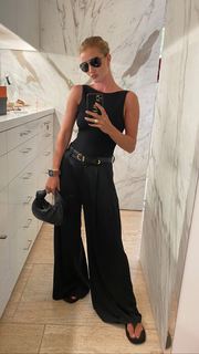 Rosie Huntington-Whiteley feet photo thumbnail