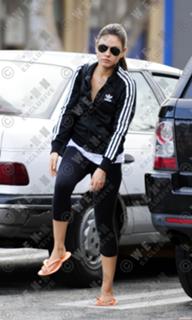 Mila Kunis feet photo thumbnail