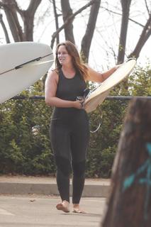 Leighton Meester feet photo thumbnail