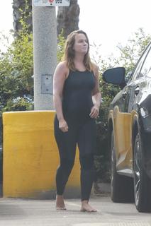 Leighton Meester feet photo thumbnail