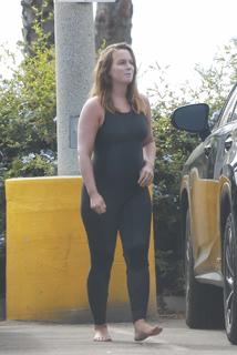 Leighton Meester feet photo thumbnail