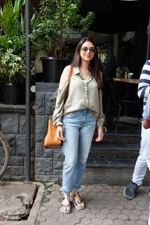 Aditi Rao Hydari feet photo thumbnail