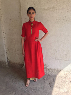 Aditi Rao Hydari feet photo thumbnail