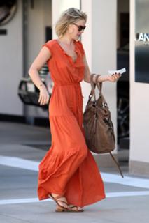 Ali Larter feet photo thumbnail