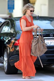 Ali Larter feet photo thumbnail