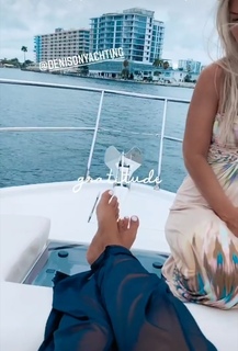 Amanda Saccomanno feet photo thumbnail