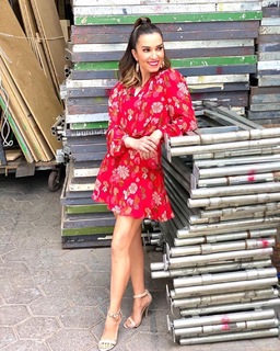 Laura González feet photo thumbnail