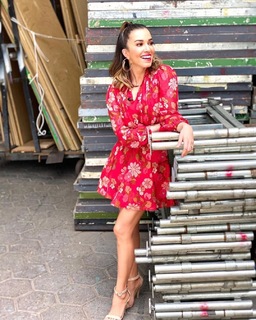 Laura González feet photo thumbnail