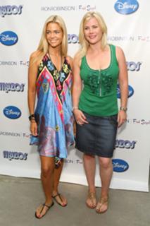 Denise Richards feet photo thumbnail