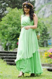 Hansika Motwani feet photo thumbnail
