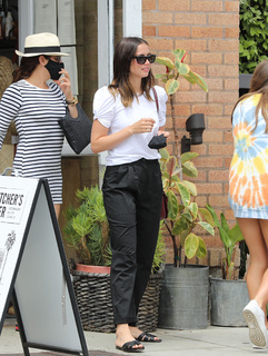 Ana de Armas feet photo thumbnail