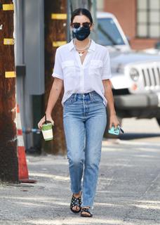 Lucy Hale feet photo thumbnail
