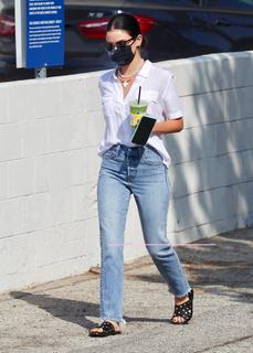 Lucy Hale feet photo thumbnail