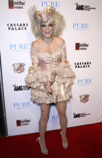 AnnaLynne McCord feet photo thumbnail