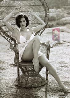 Deborah Secco feet photo thumbnail