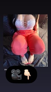 Jaqueline Mello feet photo thumbnail
